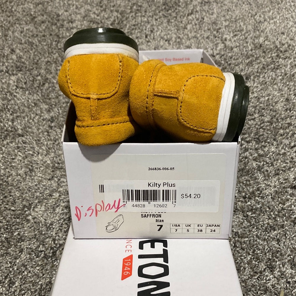 Minnetonka Women's Yellow Moccasins - Picture 10 of 12